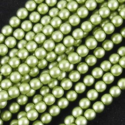 Tsekkiläinen mattapintainen helmiäislasihelmi 4 mm, keväänvihreä satiini